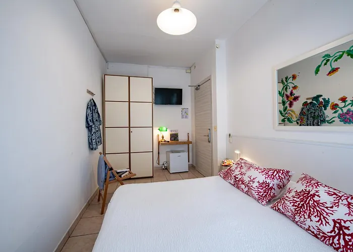 Le Petit Hotel