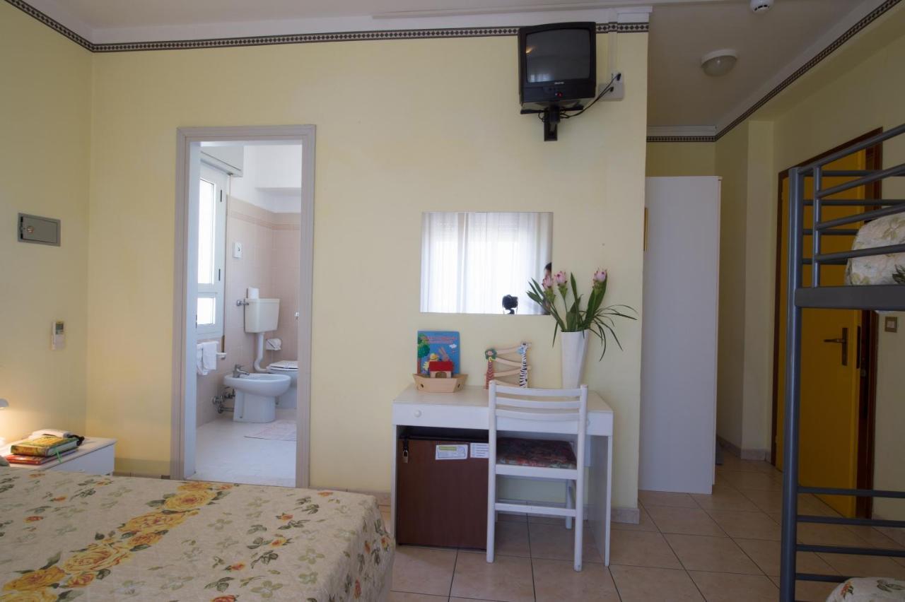 Le Petit Hotel